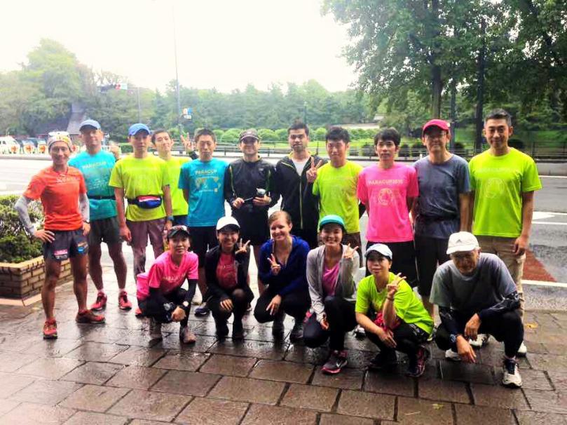 Nearly twenty runners gathered this morning for the charity training run organized by PARACUP. The light shower did not stop them from running 10-15K buildup training with increased pace per loop. Following useful running advice from Coach Hiroto, all of them completed their run and felt very happy and strong, especially for helping the charitable cause. We all celebrated our achievements at the usual post-run social. Coach Hiroto shared his story of running in many World Heritage sites around the world and the joy of running. We also learned how the proceeds from PARACUP is being used through the specific programs run by participating non-profits. Today's run featured Kamonohashi Project which helps empowerment program in Asia to prevent human trafficking. The next PARACUP run is scheduled on November 15. We will enjoy the coloring of leaves around the Palace. See you there and happy running till then! 残念ながら世話役のがっきーさんはカメラマンでしたので写ってません！